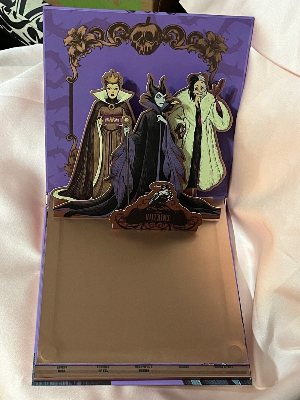 Disney Pop Up Evil Villians Makeup Eyeshadow Palette